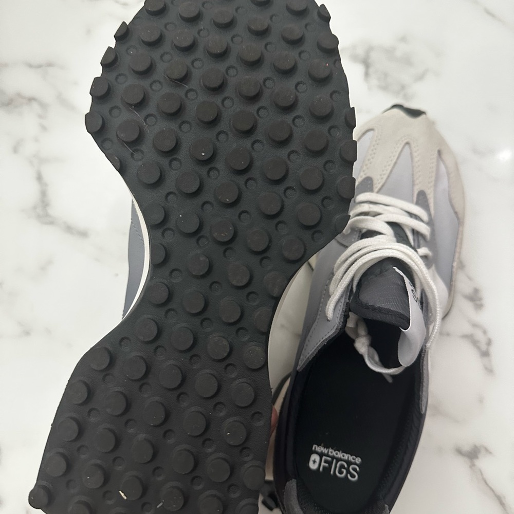 Figs with New Balance Ombré Navy -